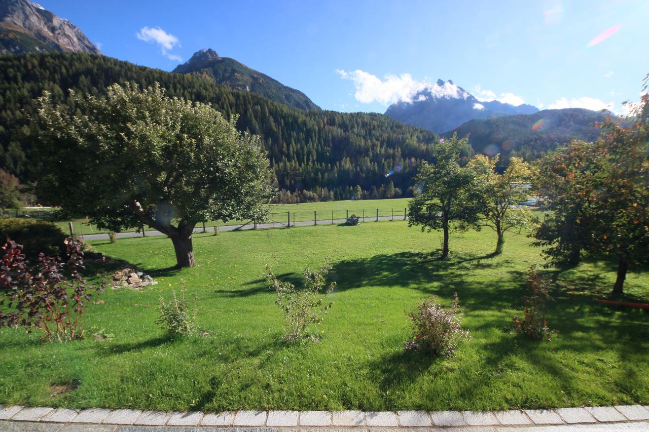 Il Maschun Im Historischen Engadinerhaus Scuol